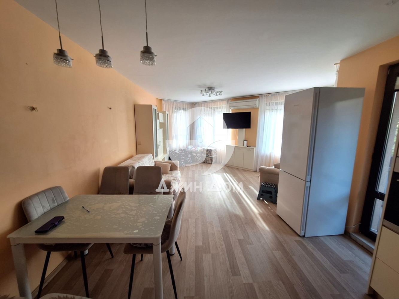 Тристаен апартамент на ПЪРВА ЛИНИЯ МОРЕ в к-с Рич 2, с. Равда - 0