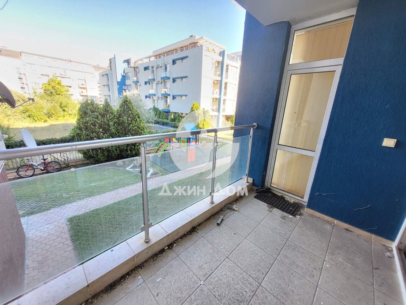 Просторен тристаен апартамент в к-с Сън Сити 2, к.к. Слънчев Бряг - 0