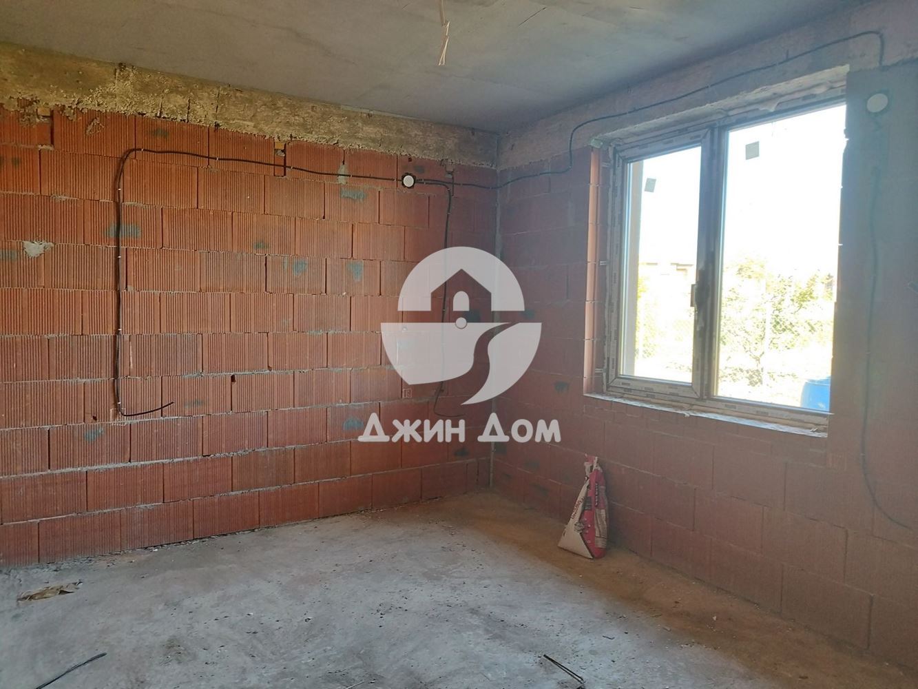 Предлагаме едноетажна къща в с. Горица - 0