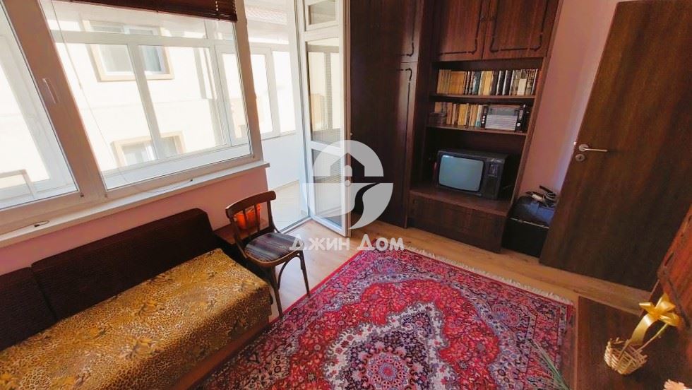 Предлагаме обзаведена къща в ж.к. Меден Рудник, гр. Бургас - 0