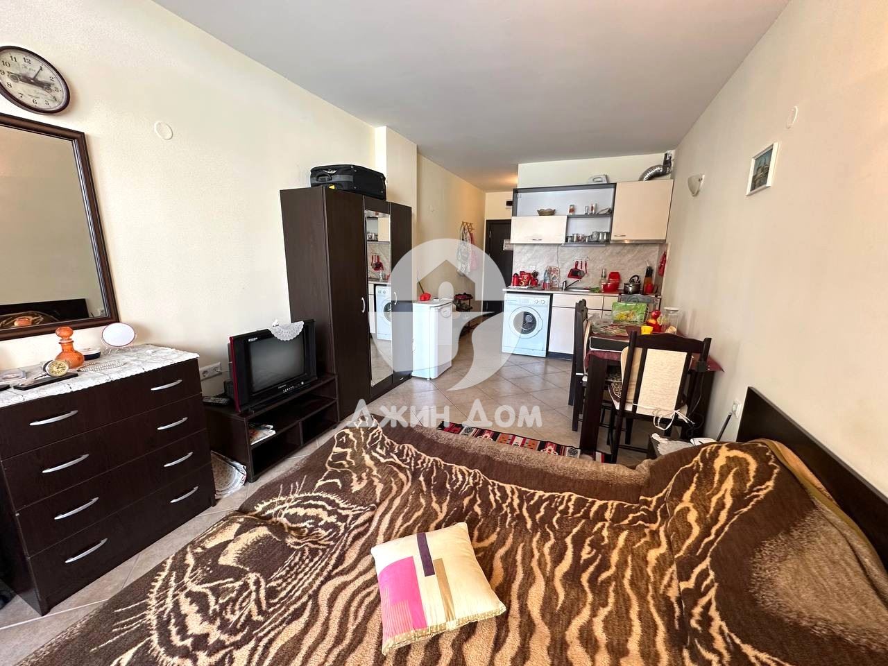 Просторен едностаен апартамент в к-с Сънсет Бийч 4, к.к. Слънчев бряг - 0