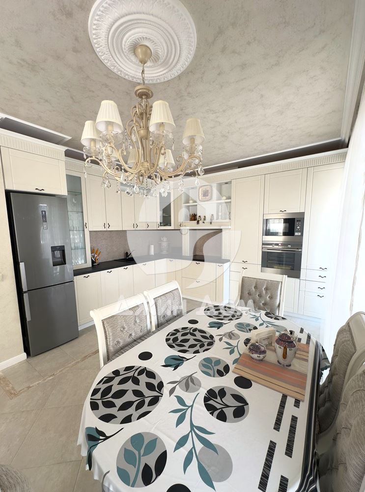 Просторна двуетажна къща в к-с „Виктория Резиденс“, гр. Поморие - 0