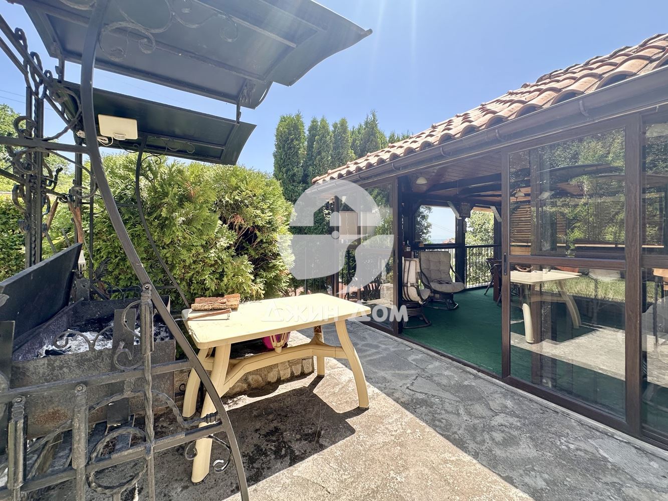 Двуетажна къща с ГЛЕДКА МОРЕ в с. Кошарица - 0