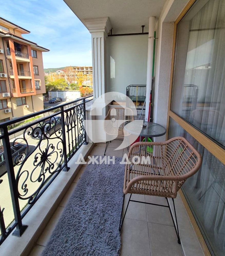 Апартамент с ЧАСТИЧНА ГЛЕДКА МОРЕ И ПЛАНИНА във Вила Флоренция,Св.Влас - 0