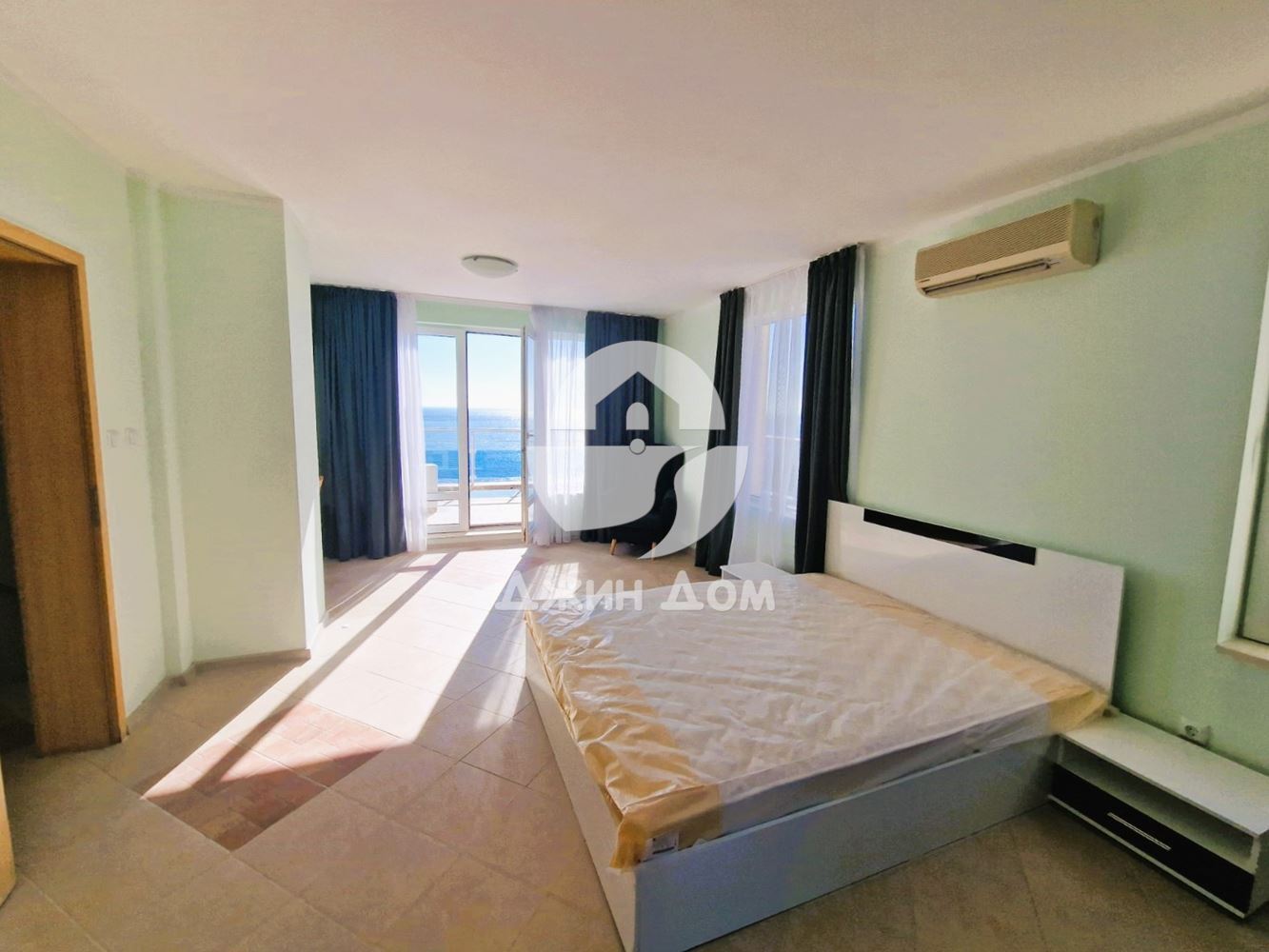 Тристаен пентхаус с ПАНОРАМА МОРЕ в к-с „Оазис“, с. Равда - 0