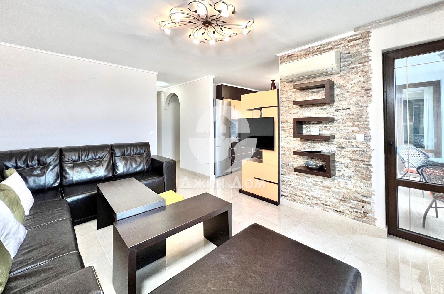 Стилен тристаен апартамент в к-с „Посейдон“, гр. Несебър - 0