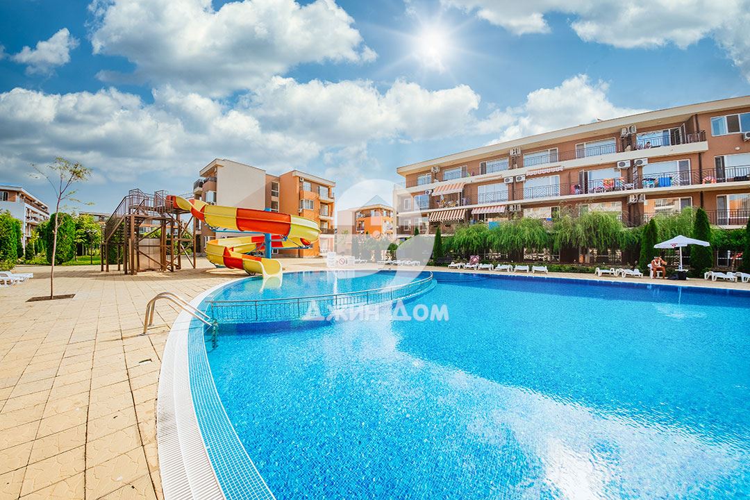 Просторен едностаен апартамент в к-с Несебър Форт Клуб, Слънчев бряг - 0