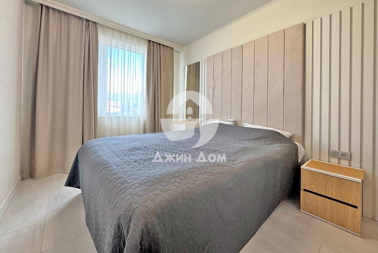 Стилен двустаен апартамент с ГЛЕДКА ПЛАНИНА в к-с „Доменико“, Сл. бряг - 0