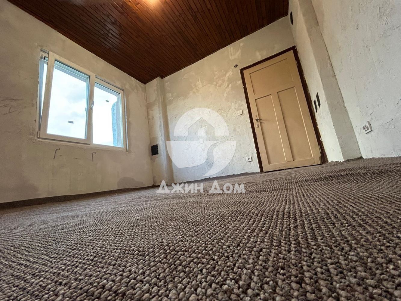 Къща с просторен двор в с. Аспарухово - 0