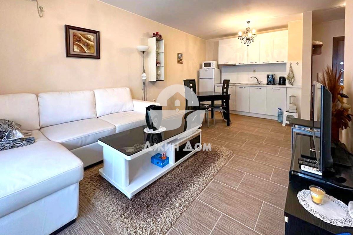 Двустаен апартамент на ПЪРВА ЛИНИЯ МОРЕ в к-с Рич 3, с. Равда - 0