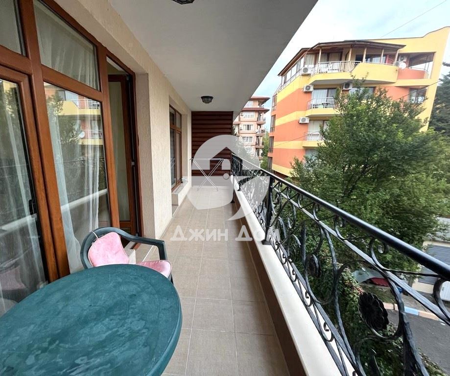 Двустаен апартамент на ПЪРВА ЛИНИЯ МОРЕ в к-с Рич 3, с. Равда - 0