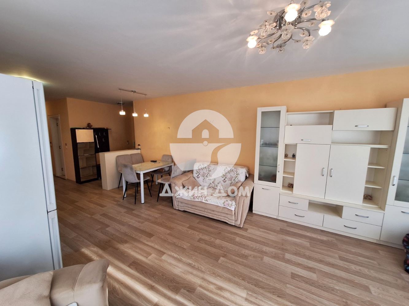 Тристаен апартамент на ПЪРВА ЛИНИЯ МОРЕ в к-с Рич 2, с. Равда - 0