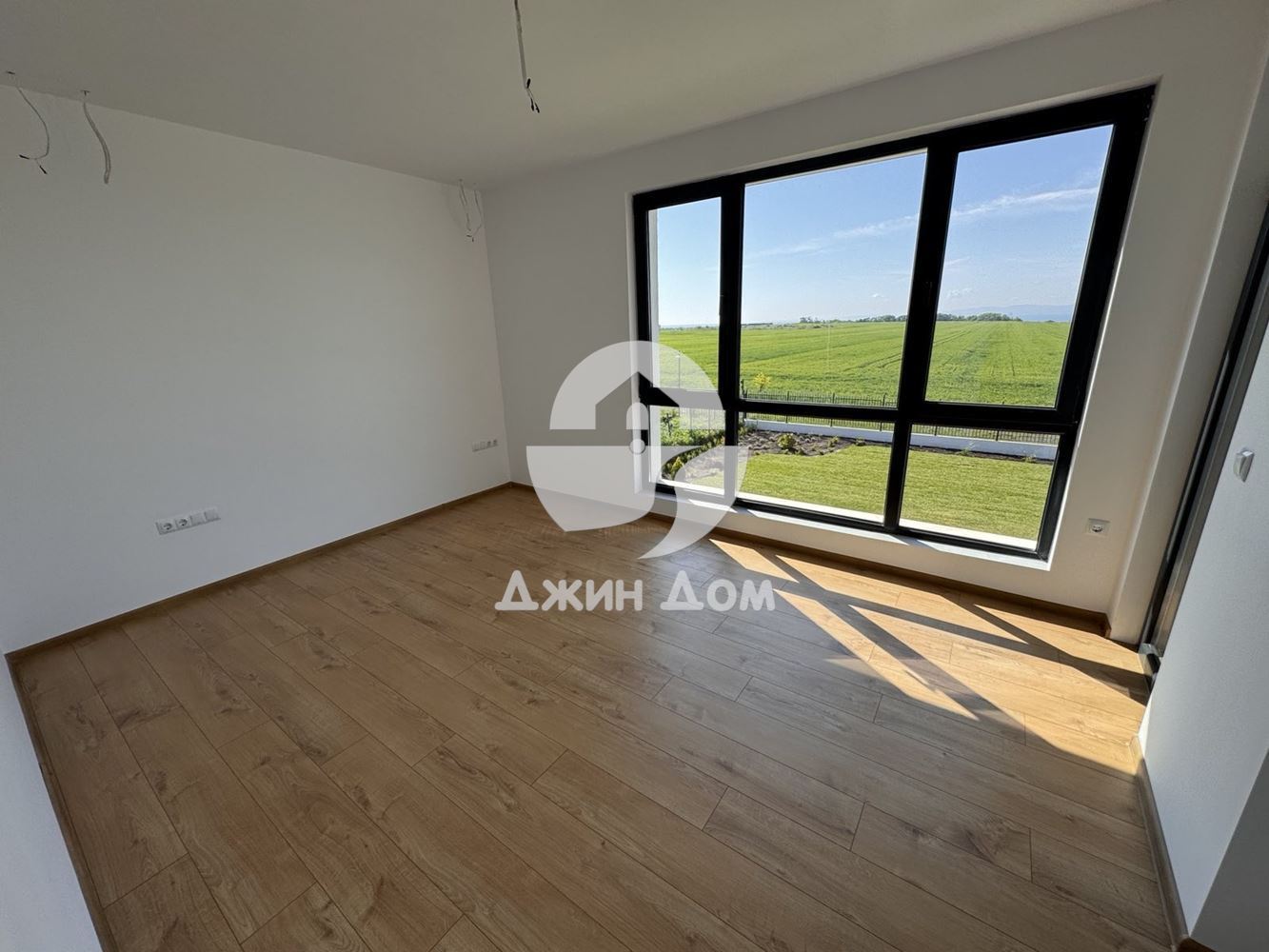 Двуетажна къща с ГЛЕДКА МОРЕ в м-т Лахана, гр. Поморие - 0