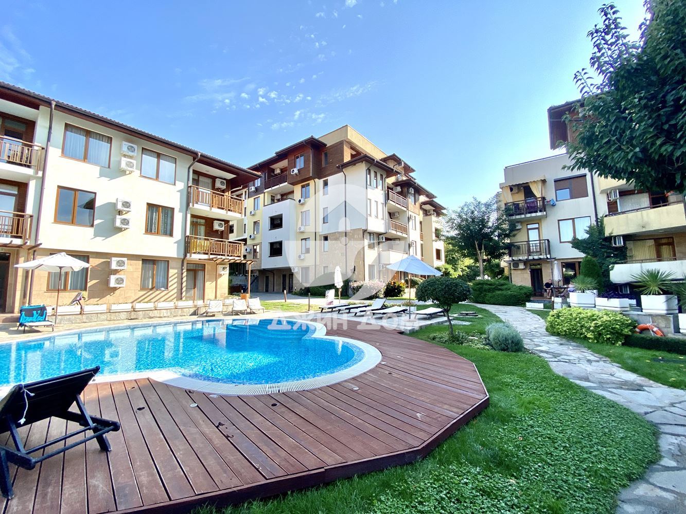 Двустаен апартамент с ГЛЕДКА МОРЕ в к-с Райска градина, гр. Свети Влас - 0