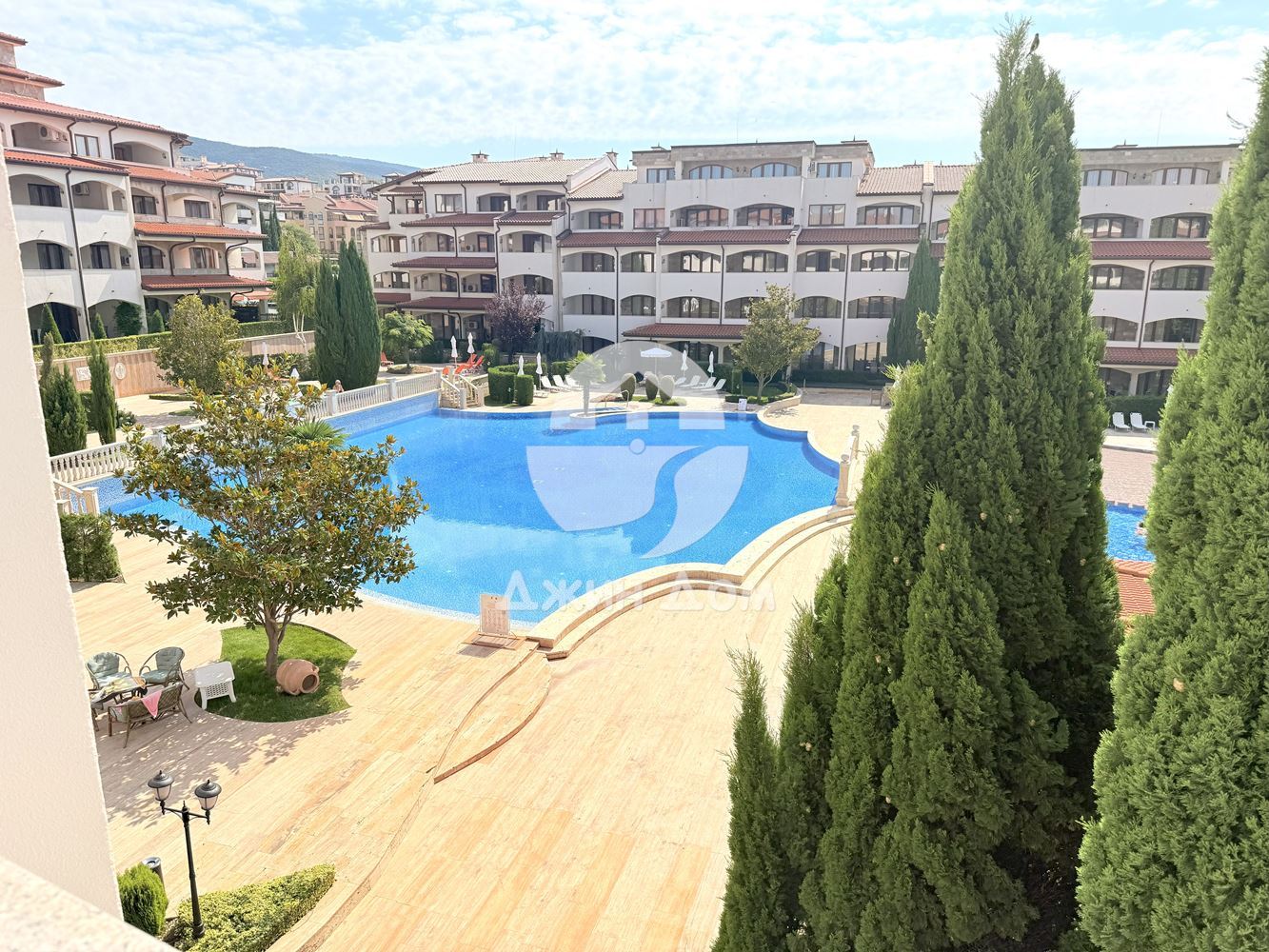 Четиристаен апартамент с ГЛЕДКА МОРЕ в к-с „Каса Реал“ гр. Свети Влас - 0