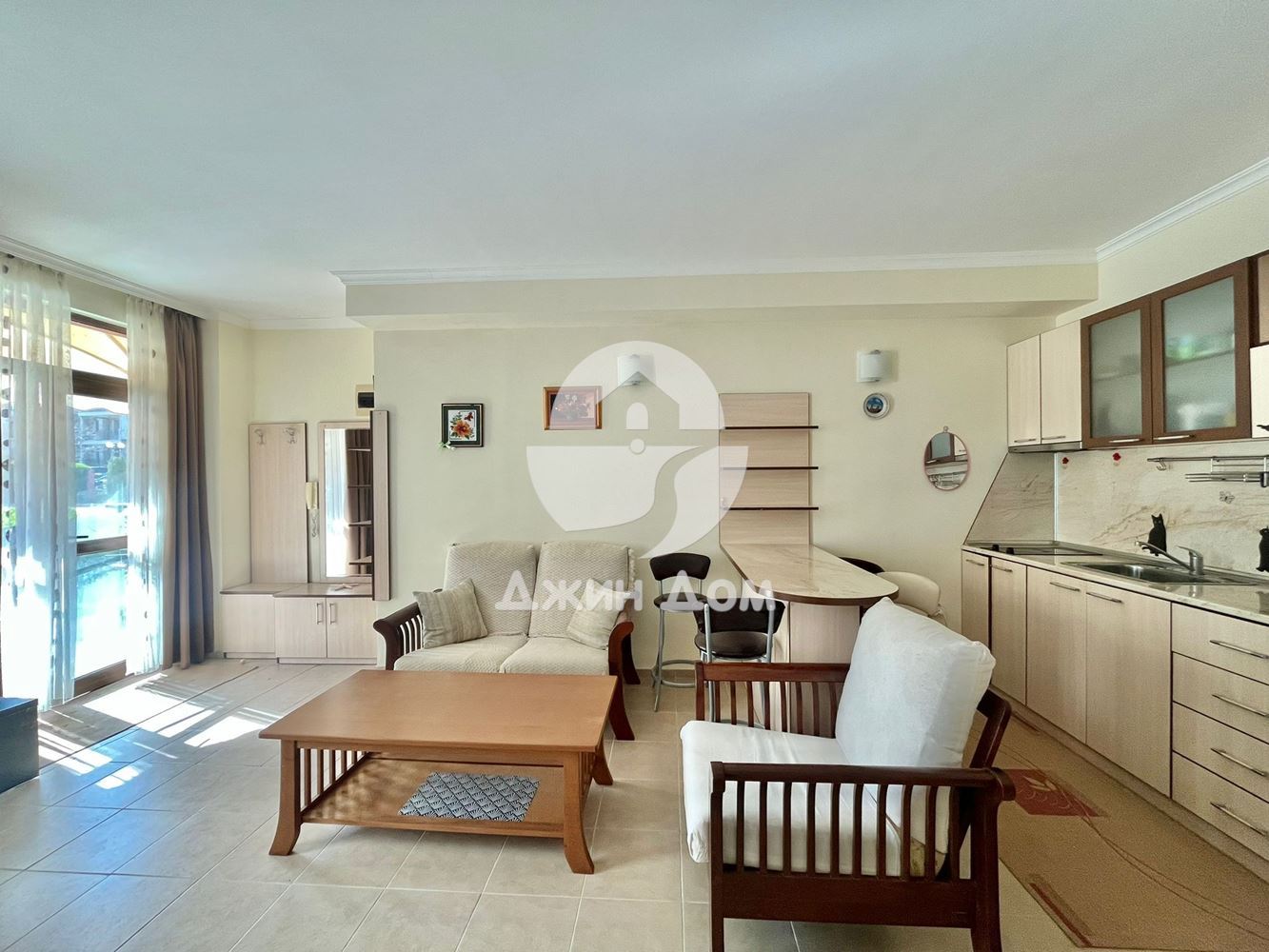 Двустаен апартамент в к-с „Свети Георги Палас“, гр. Свети Влас - 0