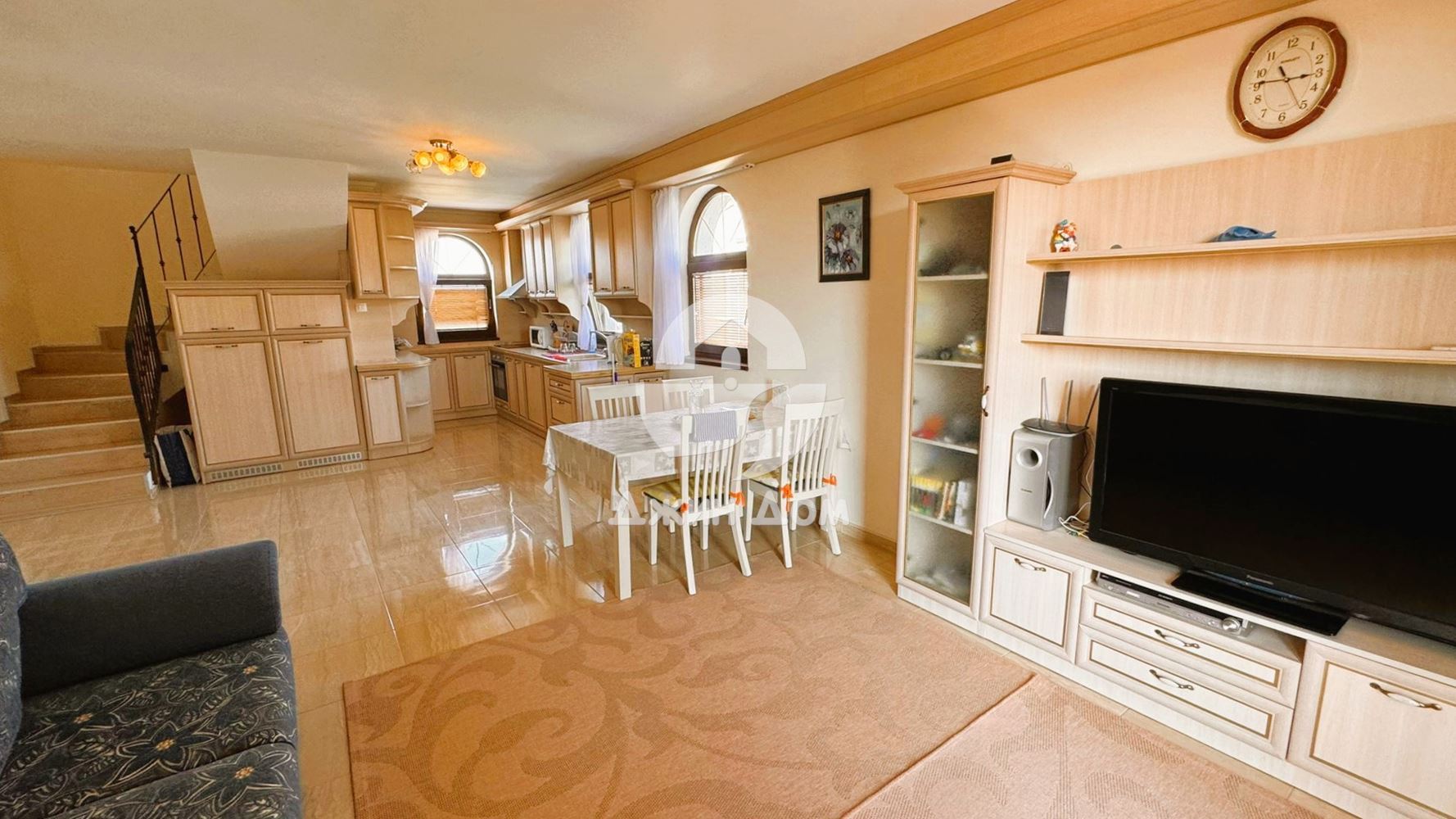 Четиристаен триетажен пентхаус в к-с „Естебан“, гр. Несебър - 0