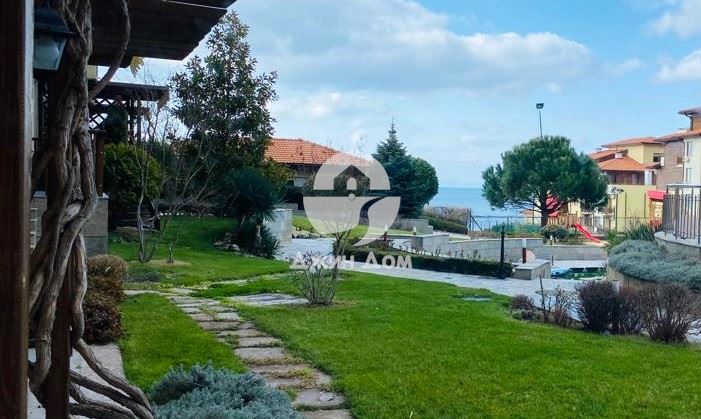 Тристаен апартамент с ЧАСТИЧНА ГЛЕДКА МОРЕ в к-с "Райска градина" - 0