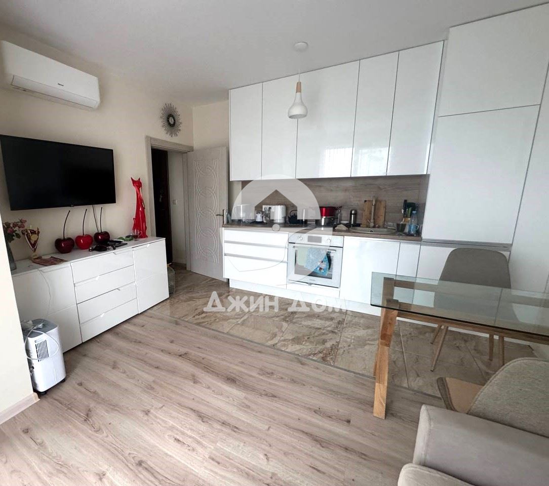 Двустаен стилен апартамент в к-с „Елитония Гардънс 3“, с. Равда - 0