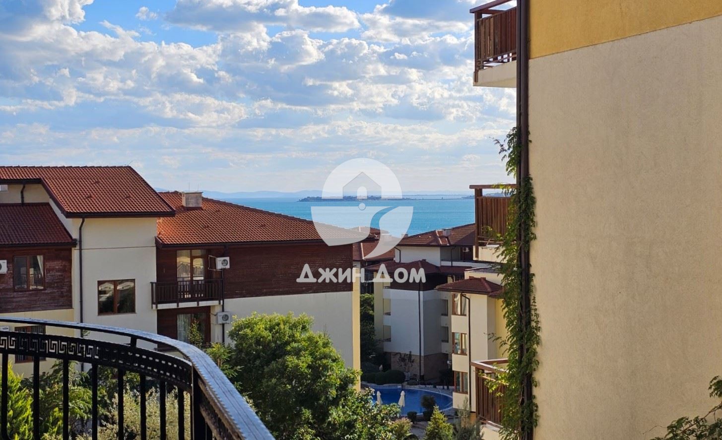 Двустаен апартамент с ГЛЕДКА МОРЕ в к-с Райска градина, гр. Свети Влас - 0