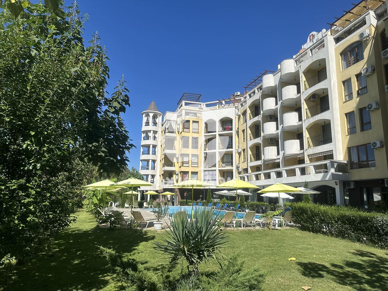 Двустаен апартамент в к-с „Диамант Палас“, к.к. Слънчев бряг - 0