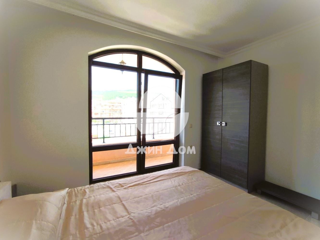 Просторен тристаен апартамент в к-с „Стар Дриймс“, гр. Свети Влас - 0