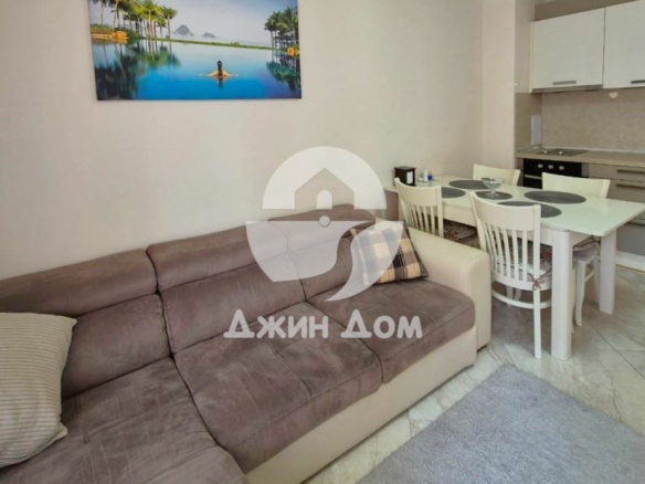 Апартамент с ЧАСТИЧНА ГЛЕДКА МОРЕ И ПЛАНИНА във Вила Флоренция,Св.Влас - 0