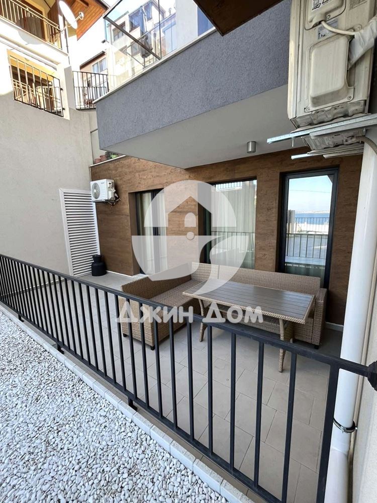 Двустаен апартамент с ГЛЕДКА МОРЕ в жилищна сграда, гр. Созопол - 0