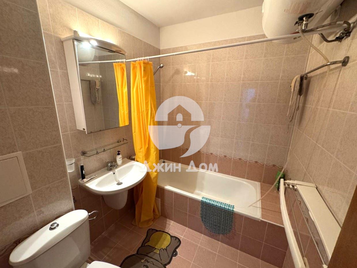 Просторен двустаен апартамент в к-с „Екселсиор“, Сл. бряг - 0