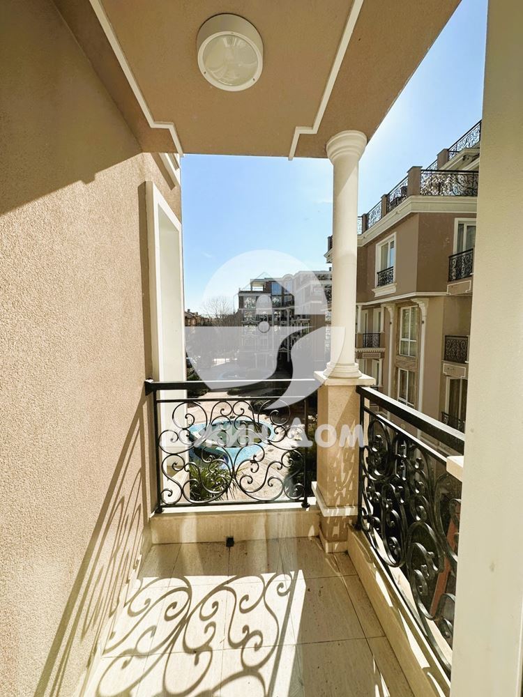 Просторен двустаен апартамент в к-с „Изида Палас“, к.к. Слънчев бряг - 0