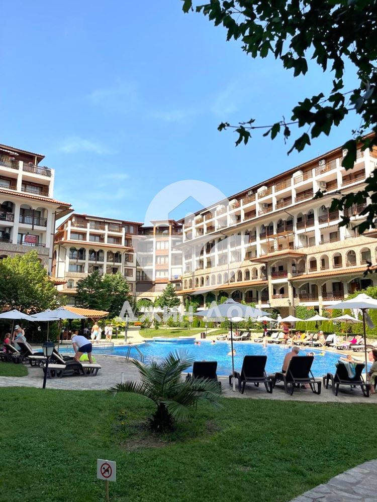 Четиристаен апартамент с ГЛЕДКА МОРЕ в к-с Олимп, гр. Свети Влас - 0