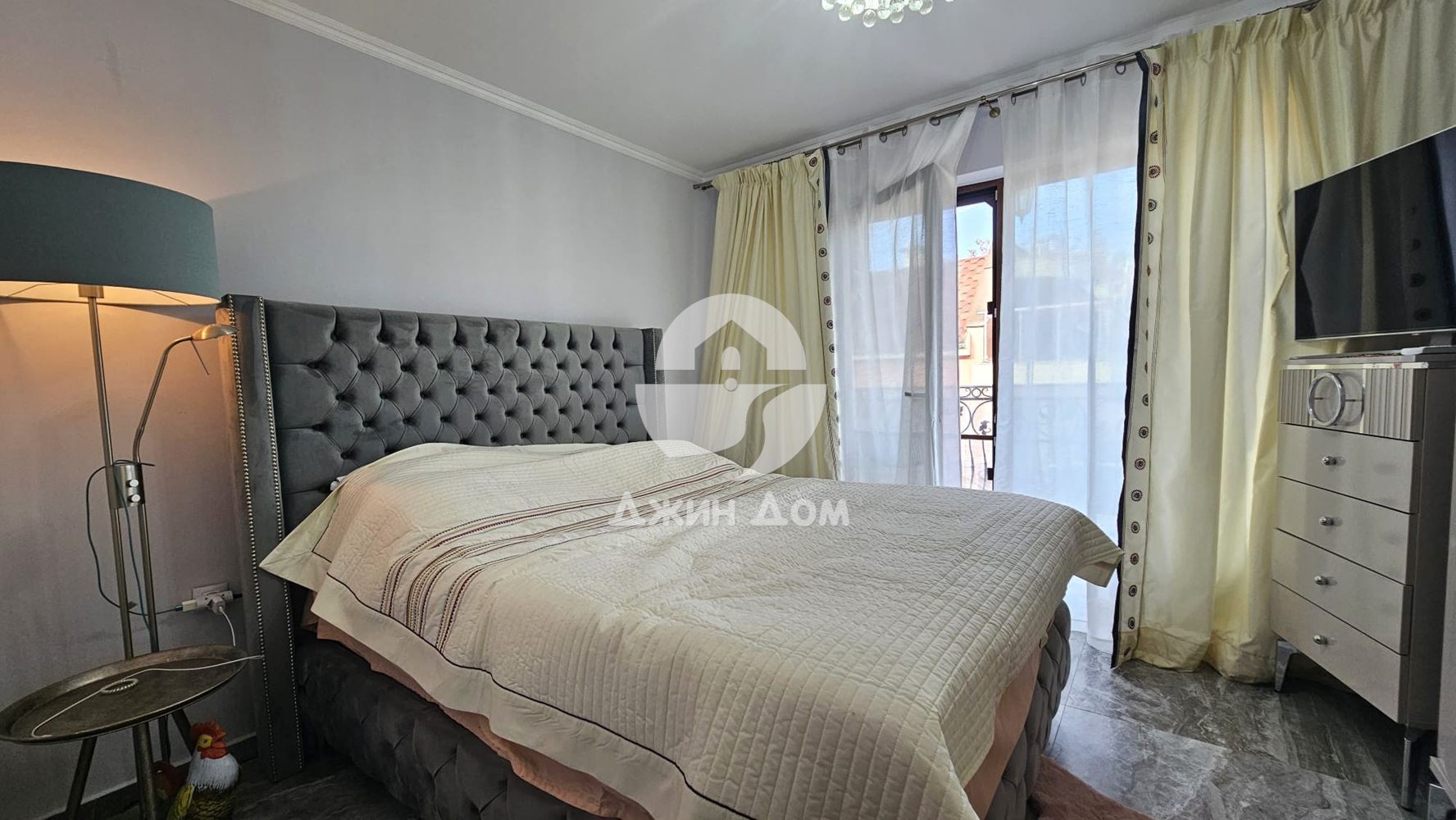 Двустаен апартамент в к-с „Валенсия Гардънс“, гр. Несебър - 0