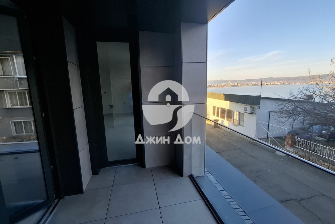 Просторен двустаен апартамент на МЕТРИ ОТ МОРЕТО в гр. Несебър - 0