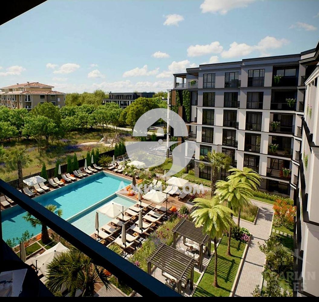 Просторен стилен двустаен апартамент в Емилия Романа-Верде, Сл. бряг - 0