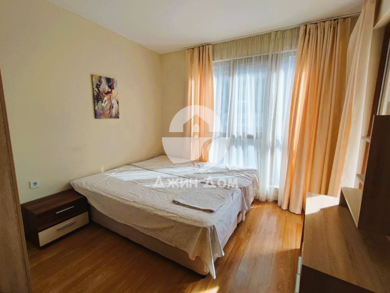 Тристаен апартамент с НИСКА ТАКСА ПОДДРЪЖКА в Марина Парк, Свети Влас - 0