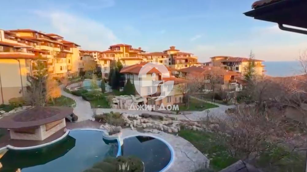 Тристаен апартамент с ЧАСТИЧНА ГЛЕДКА МОРЕ в к-с "Райска градина" - 0