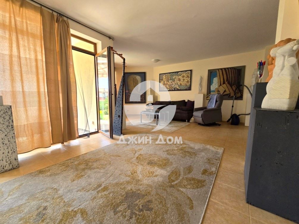 Двуетажна къща с ГЛЕДКА ПЛАНИНА в к-с Алмонд Хил Вилас, с. Кошарица - 0