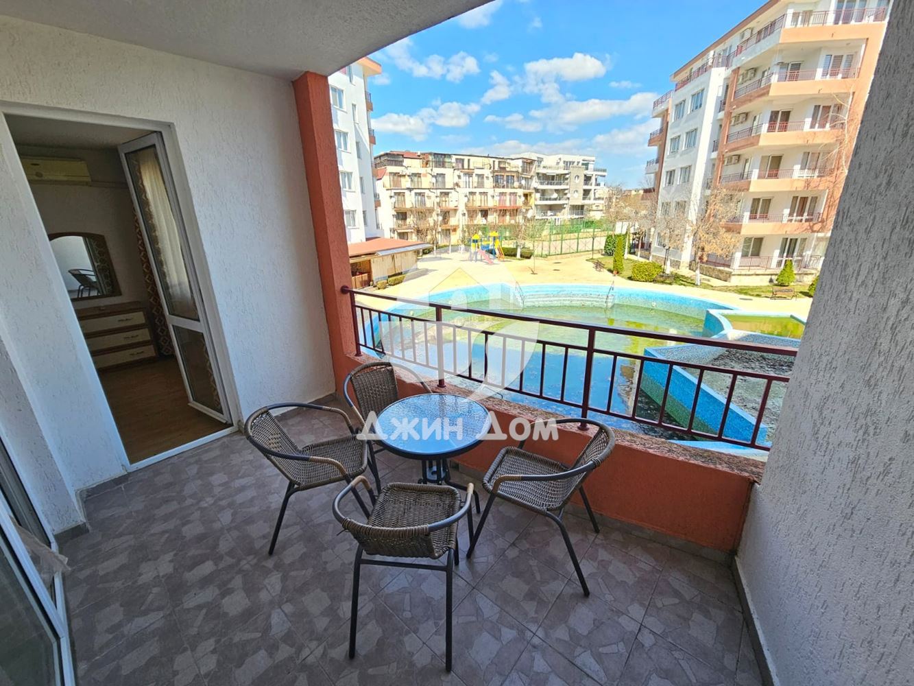 Двустаен апартамент в к-с „Ривиера Форт Бийч”, с. Равда - 0