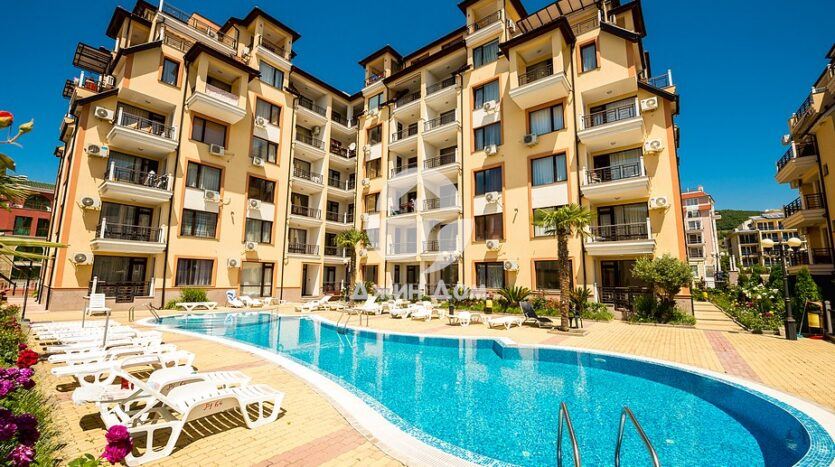 Обзаведен двустаен апартамент в к-с Радуга 1, гр. Свети Влас - 0