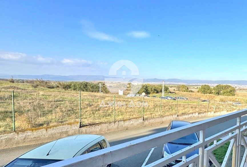 Просторен тристаен апартамент в к-с „Съни Дей 6“, к.к. Слънчев бряг - 0