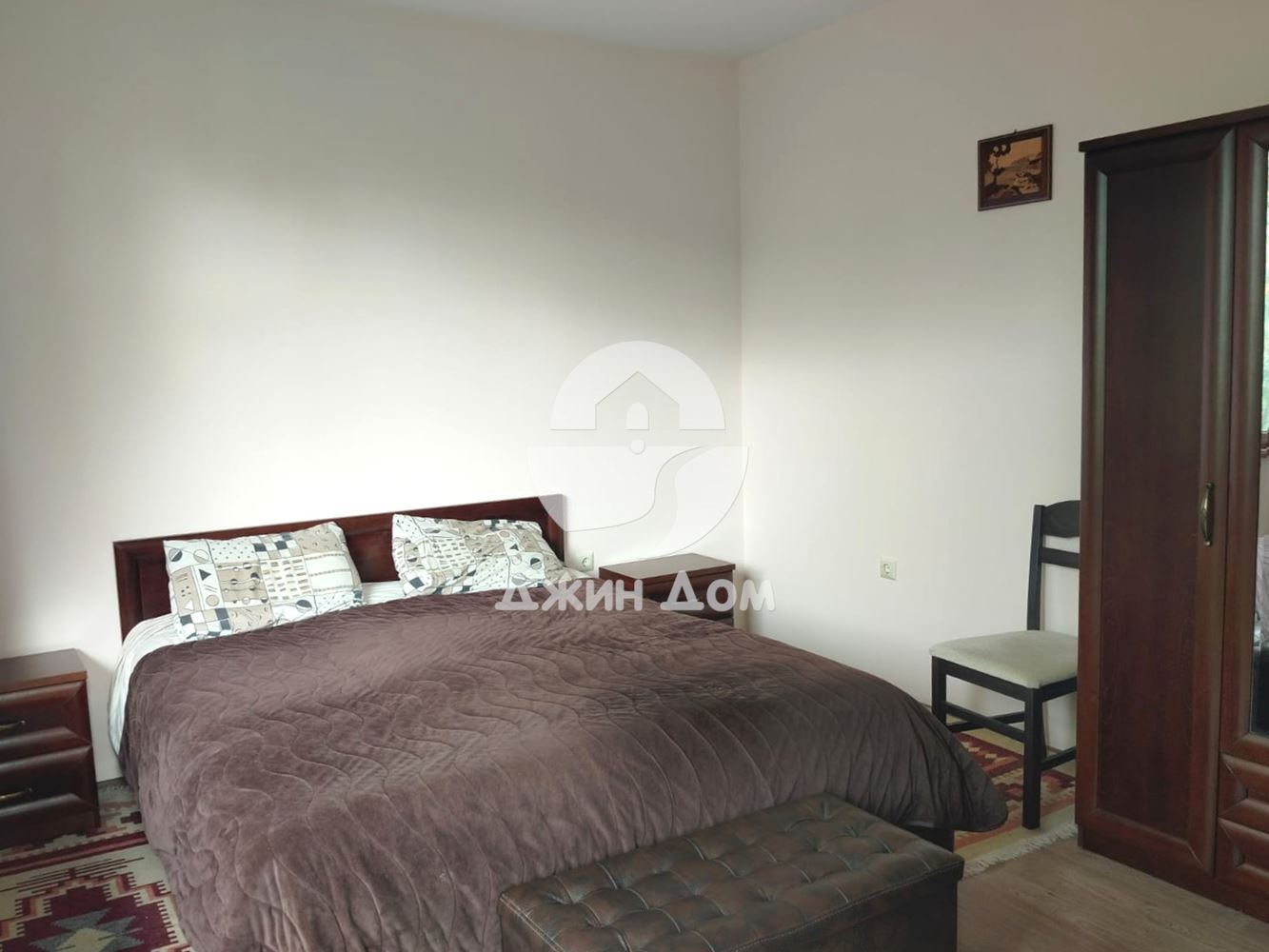 Просторна двуетажна къща с двор в с. Равда - 0