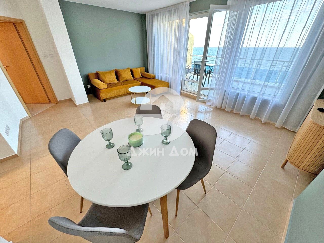 Двустаен пентхаус апартамент с ПАНОРАМА МОРЕ в к-с Оазис, с. Равда - 0