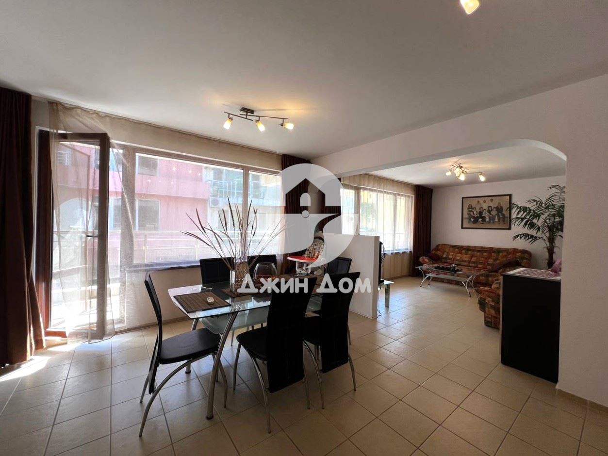 Просторен двустаен апартамент БЕЗ ТАКСА, гр. Поморие - 0