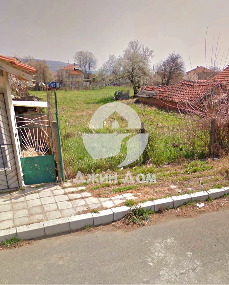 Поземлен имот в с. Гюльовца - 0