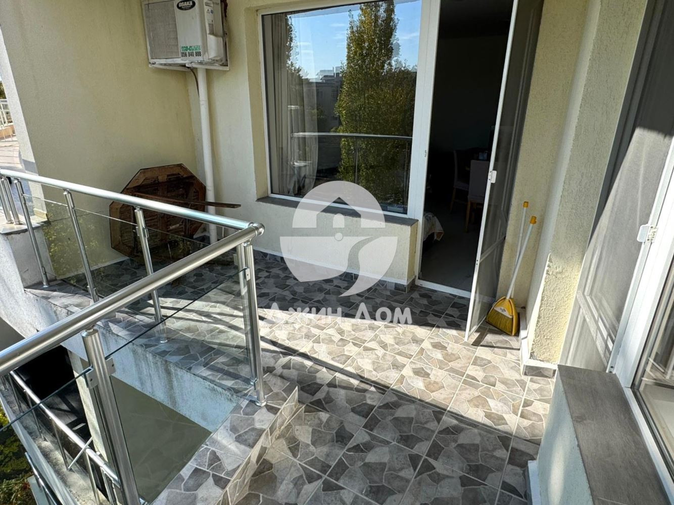 Просторен обзаведен двустаен апартамент в к-с Ясен, к.к. Слънчев Бряг - 0