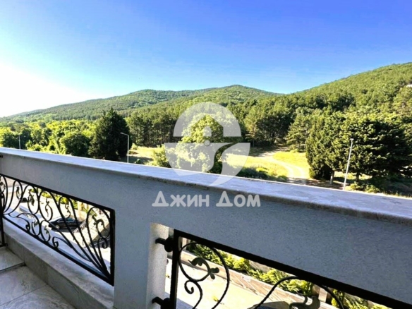 Апартамент с ПАНОРАМА ПЛАНИНА в к-с Оникс Бийч Резиденс, Свети Влас - 0