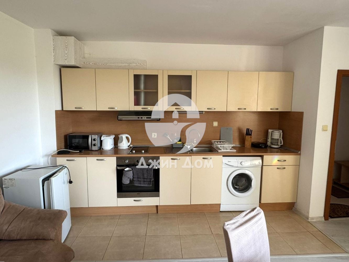 Просторен обзаведен двустаен апартамент в к-с Ясен, к.к. Слънчев Бряг - 0