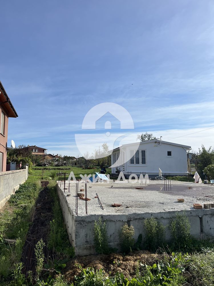 Едноетажна къща в с. Порой, обл. Бургас - 0