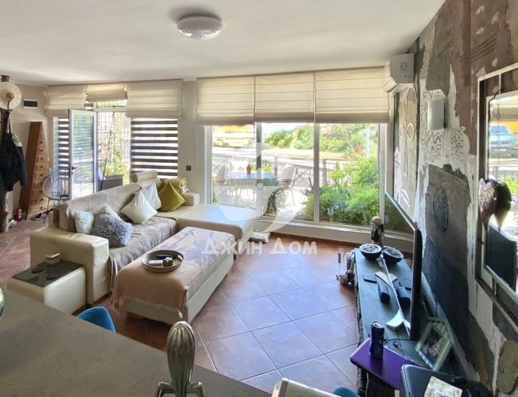 Четиристаен апартамент в жилищна сграда с ГЛЕДКА МОРЕ, гр. Свети Влас - 0