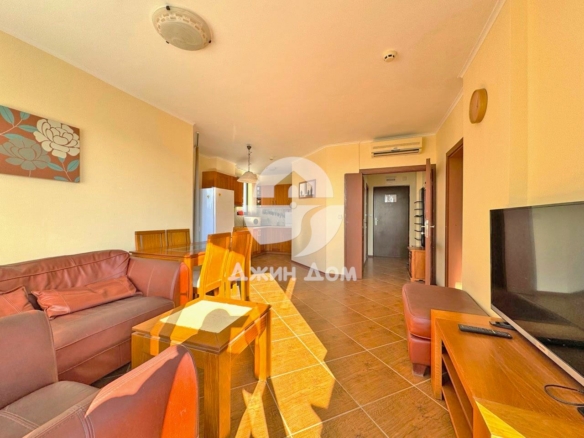 Просторен обзаведен тристаен апартамент в Бей Вю Вилас, с. Кошарица - 0